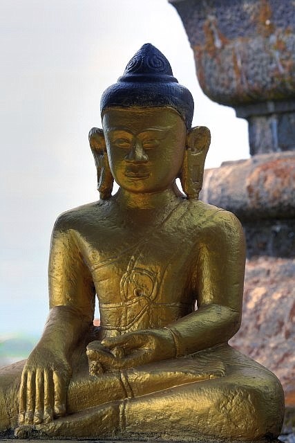 mrauk oo sitting buddha sssbwa8v2053_1_2.jpg