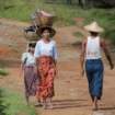 mrauk oo smoking old woman, people carrying baskets on head ssbwa8v2457_small.jpg