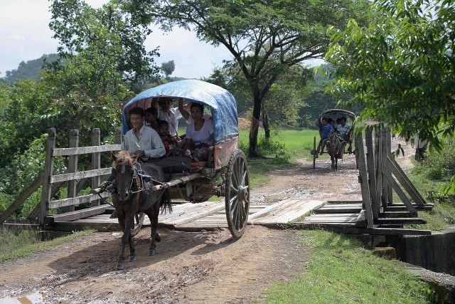 mrauk oo two horse carts crossing bride, horse cart ssbwa8v2475.jpg